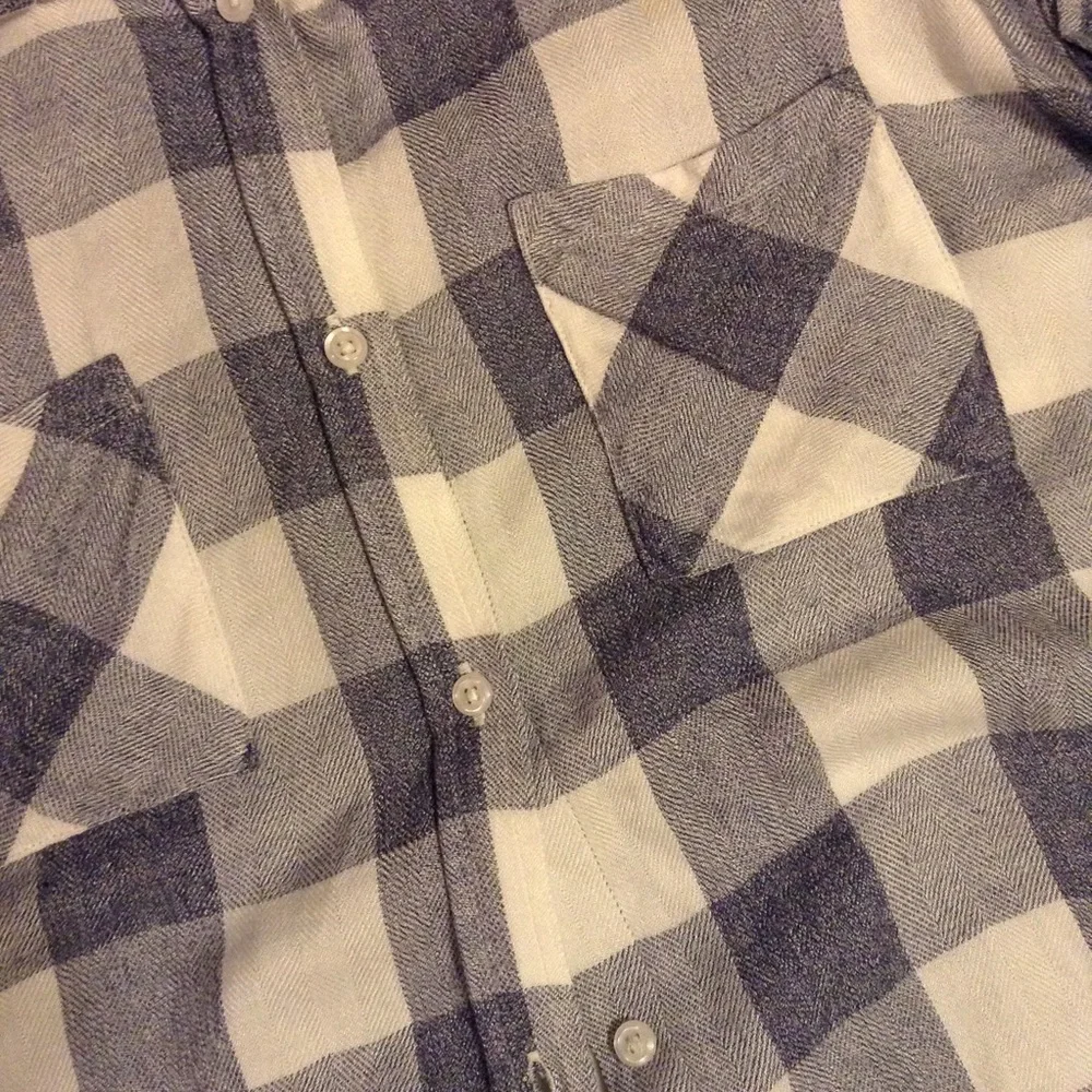 NWOT Rails "Britt" Rolled Sleeve - Picture 5 of 6